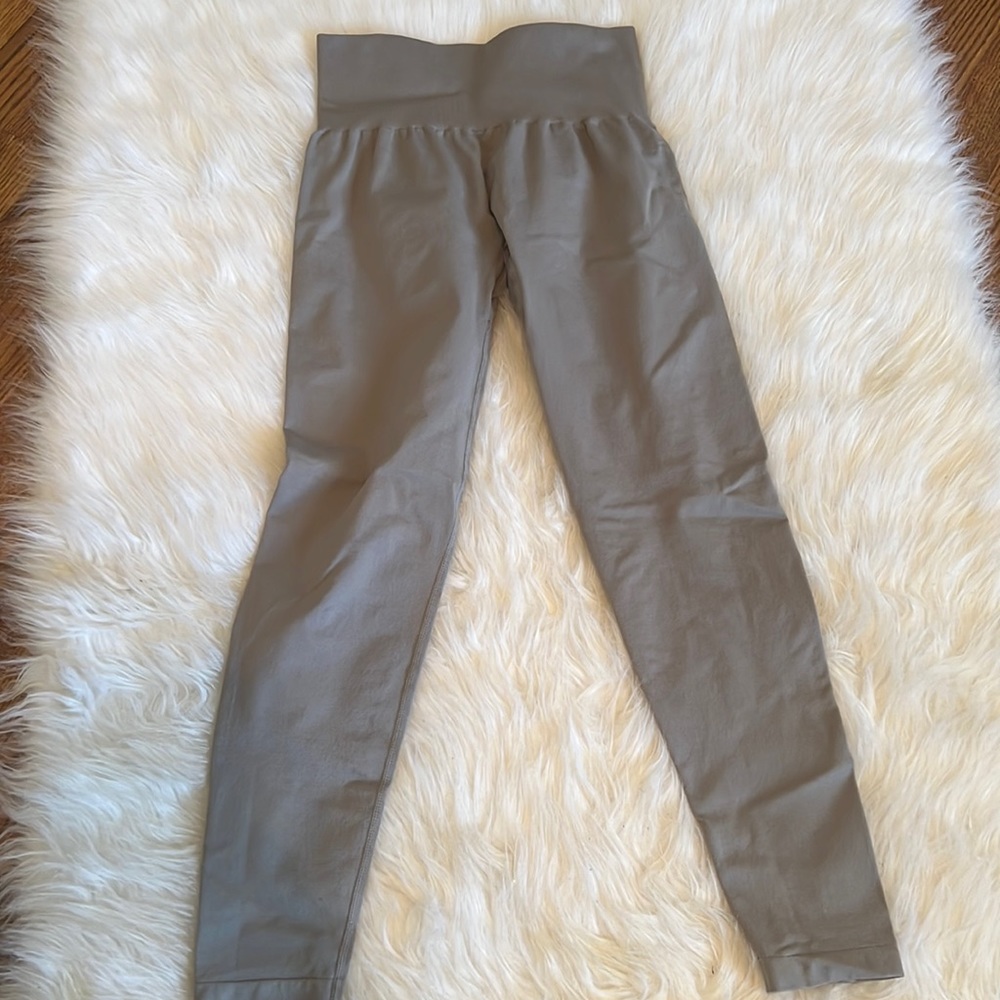 NVGTN Solid Seamless Leggings